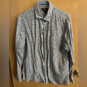 Marc Anthony men’s dress shirt, slim fit, size medium, used
